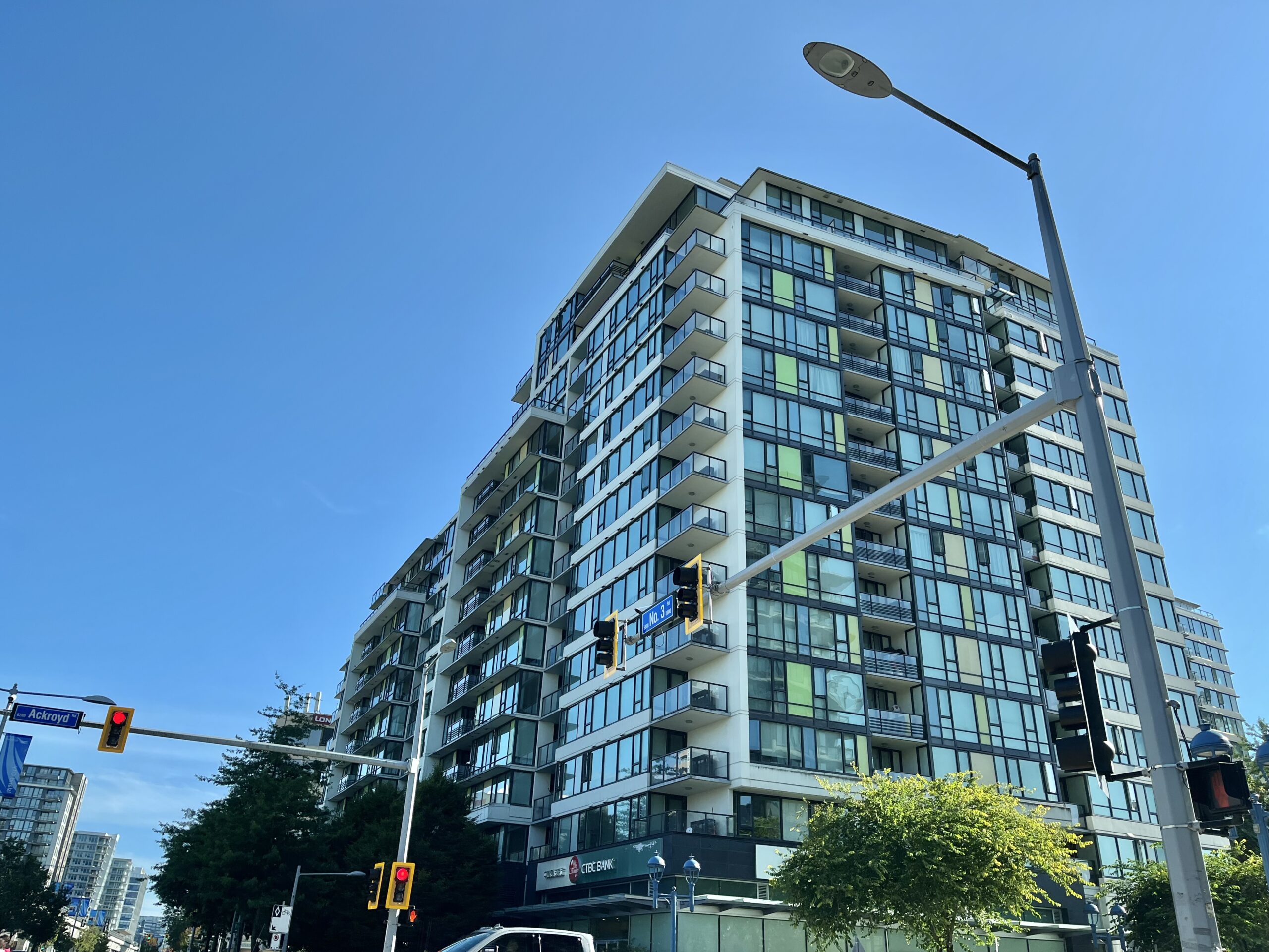 what financial requirements must be met to qualify for a mortgage in canada