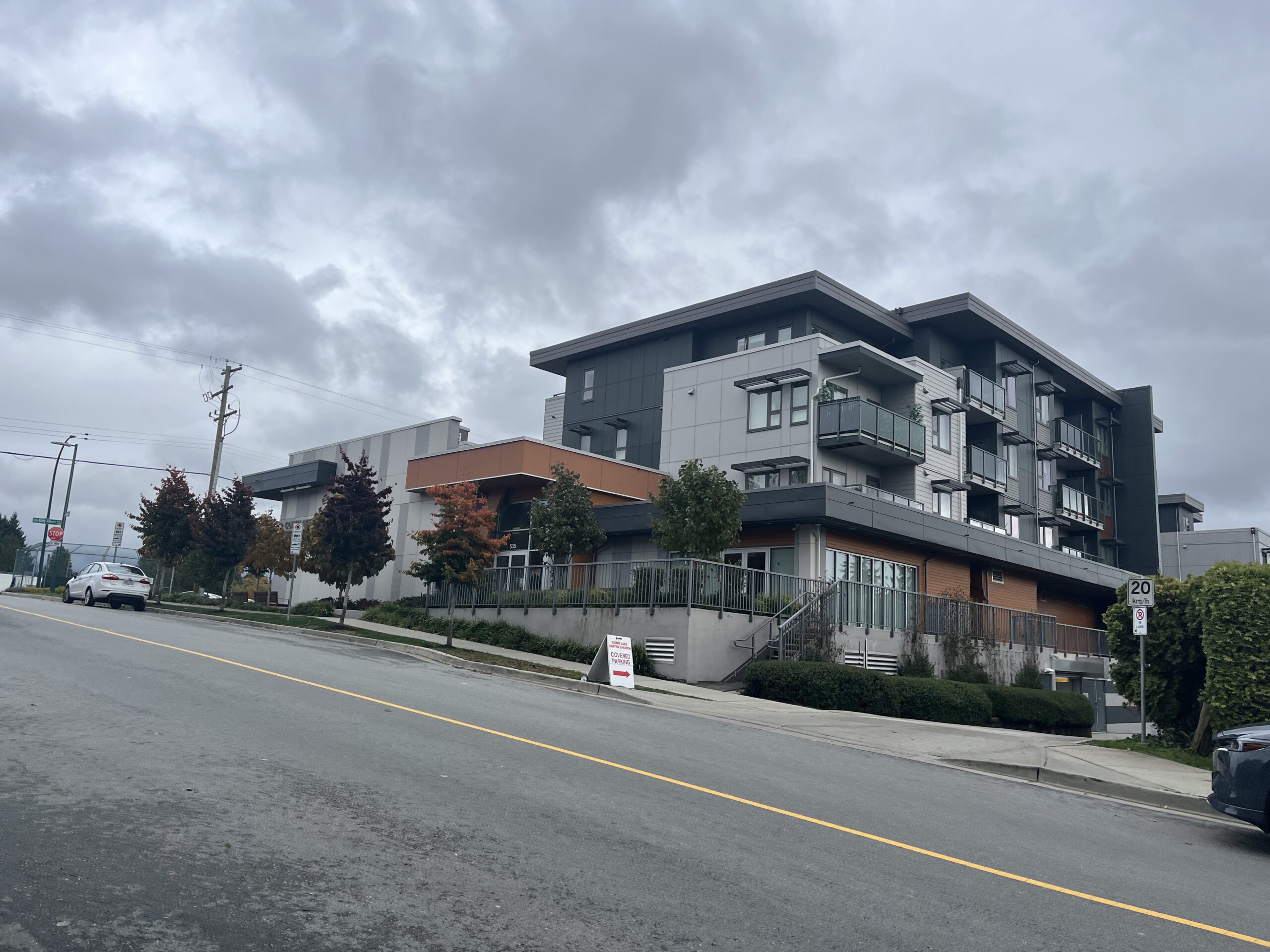 Pros and Cons of Using a Realtor for New Construction